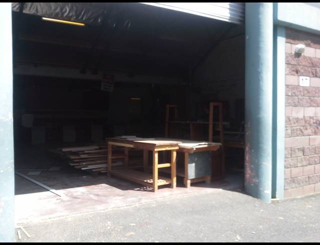 735M² FACTORY TO LET IN OTTERY